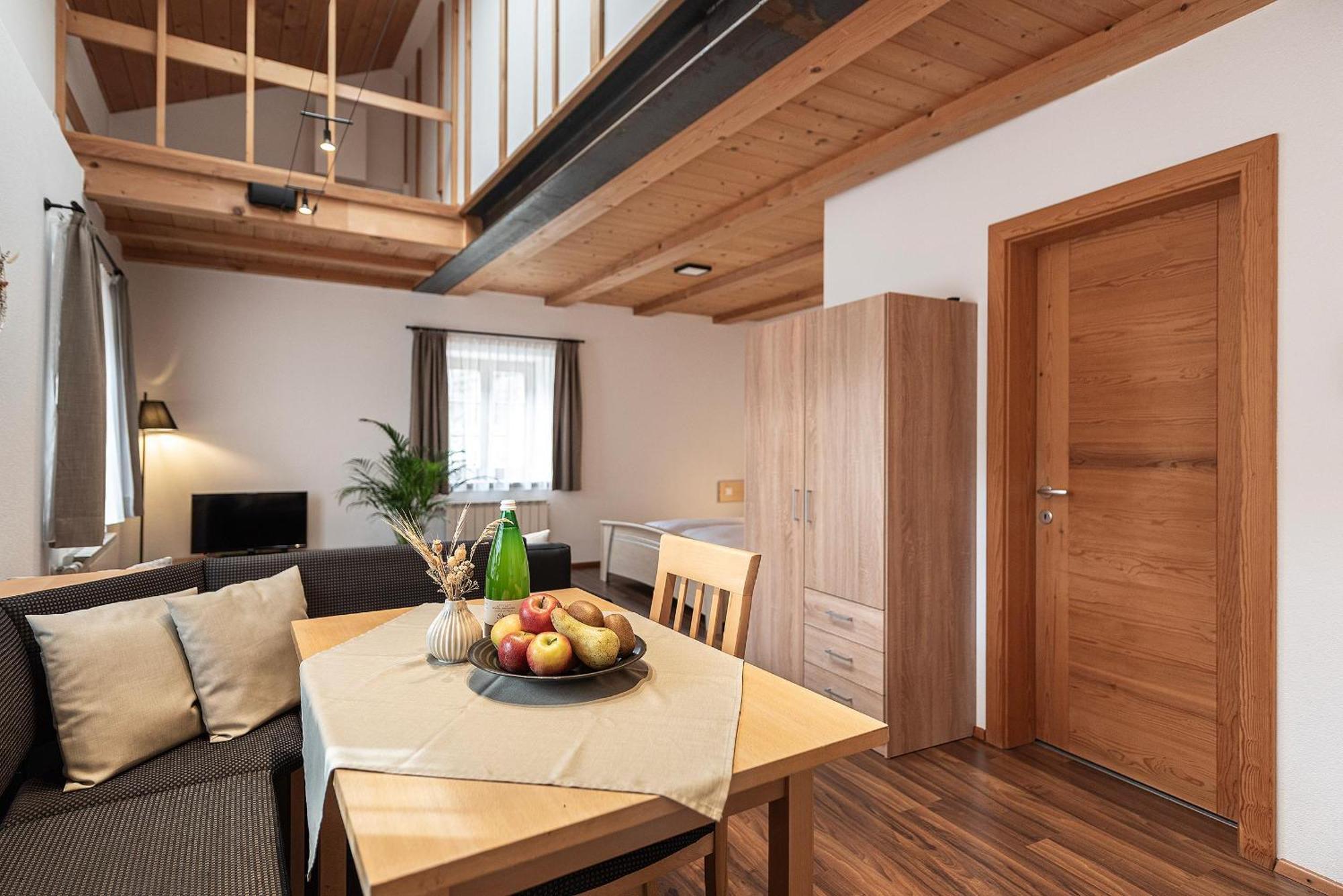 Schrotthof Apartment Feldthurns Bagian luar foto